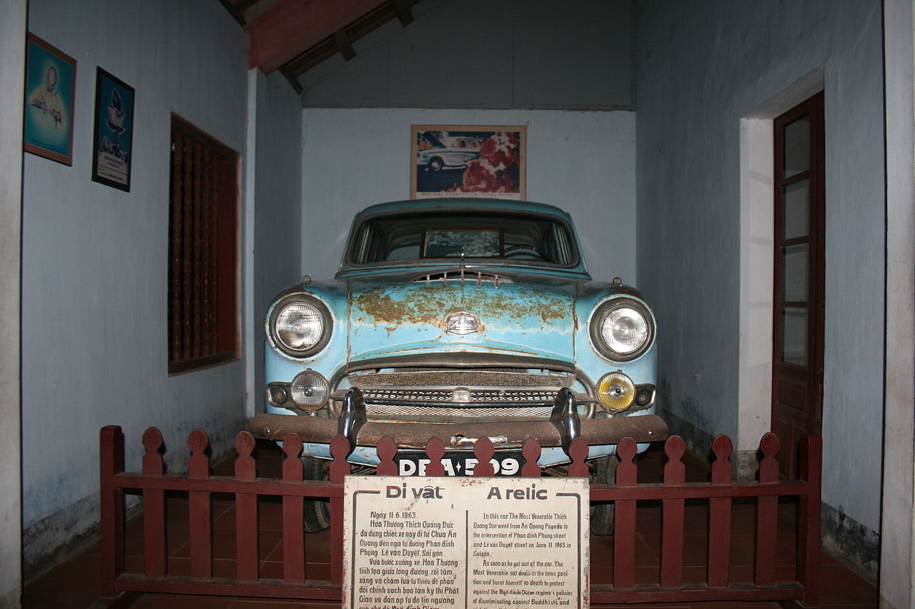 Chiếc xe ô tô - di vật của cố Hòa thượng Thích Quảng Đức.